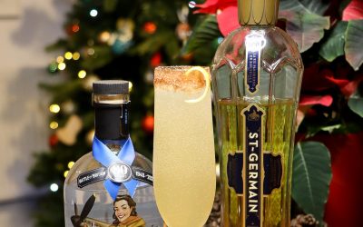 THE PERFECT CHRISTMAS CHAMPAGNE COCKTAIL